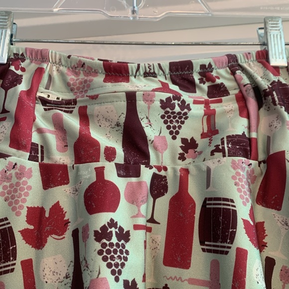 Woman’s Wine Skort - Picture 3 of 5